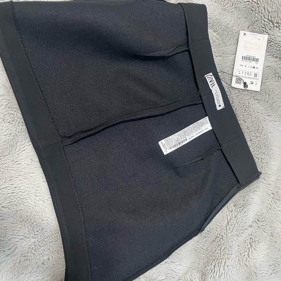 Zara Women's S Peaked Mini Skirt Black Asymmetric Side Zip Short NWT - Picture 4 of 7